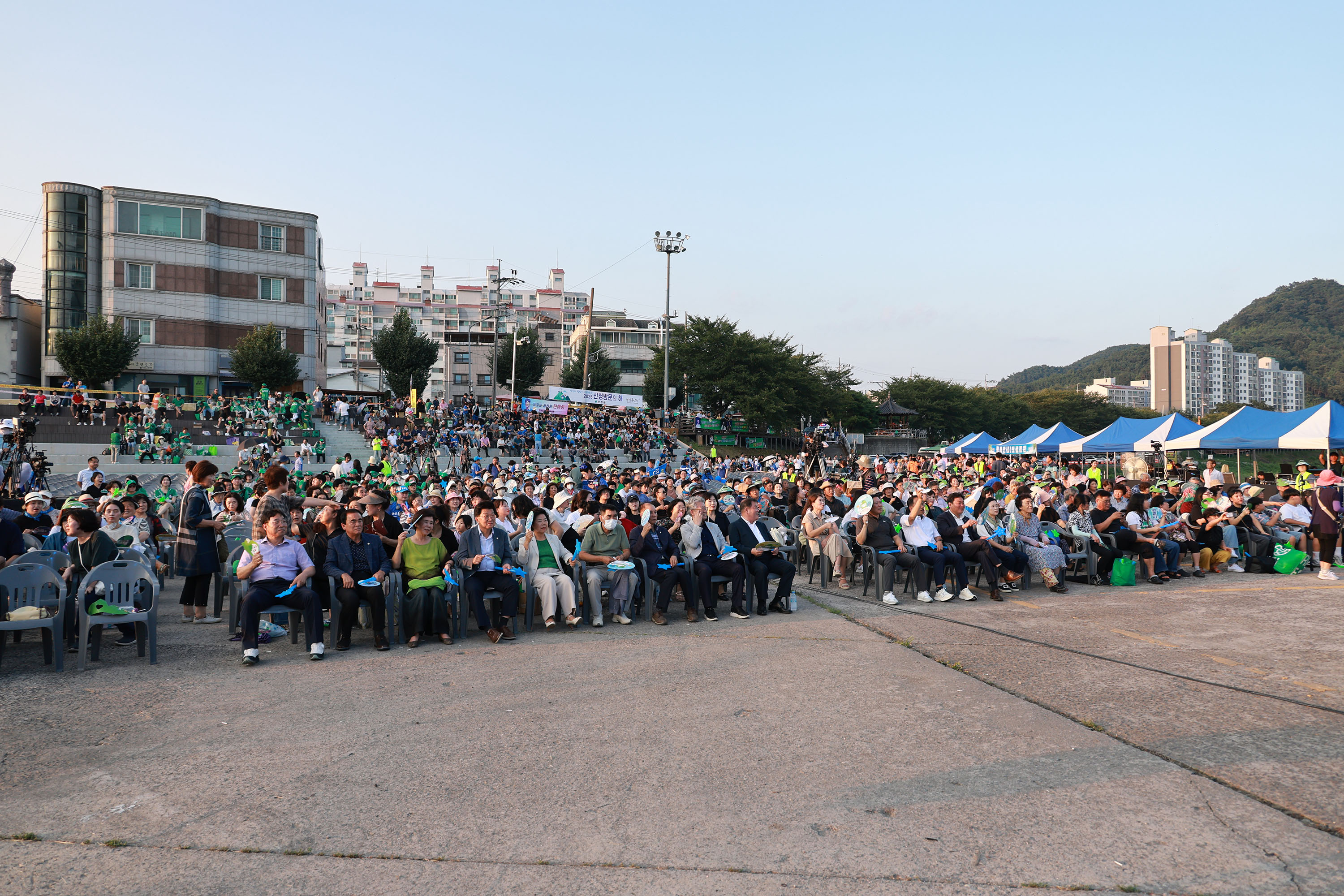 한여름밤 무더위 날린 '2024 산청 힐링 음악회' 성황 4