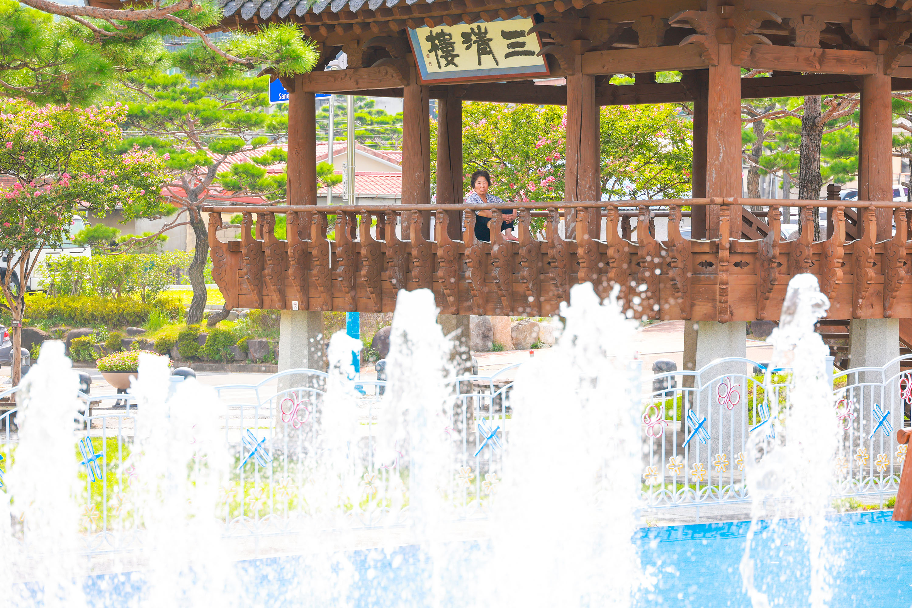 ‘보기만 해도 시원’ 산청 한마음공원 바닥분수 3