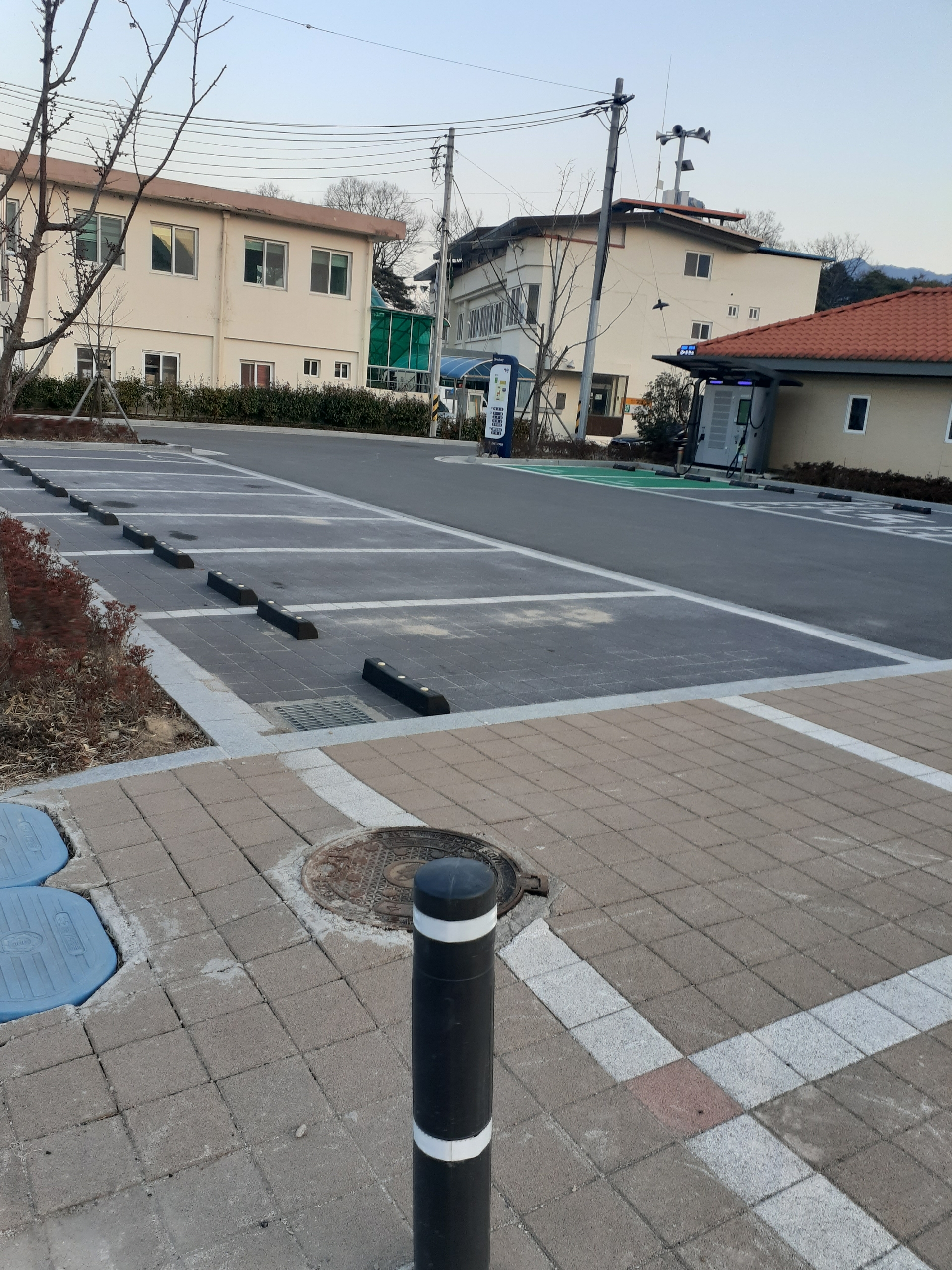 금서면 매촌회관 앞 쓰레기 배출장의 건 3