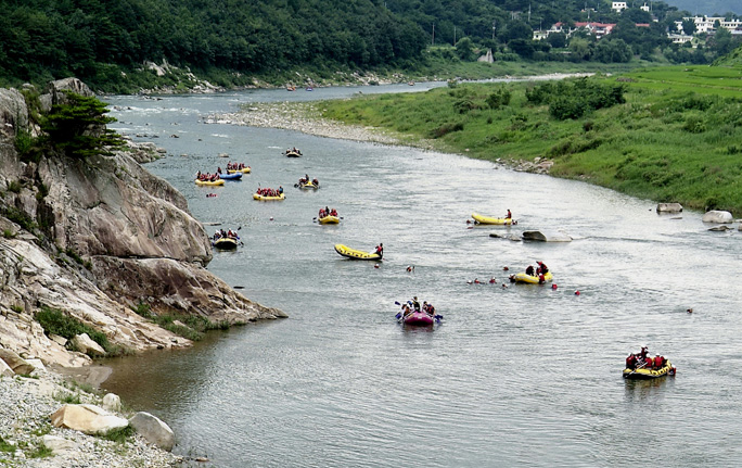 Gyeonghogang River Scenic View2